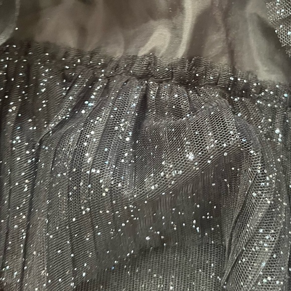 Nwt sparkly tiered skirt girls Sz small 6/6X black silver dot lined cat  & jack - Picture 2 of 6
